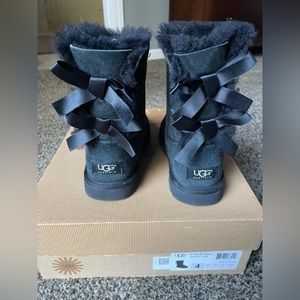 Uggs Big Kids Bailey Bow 4